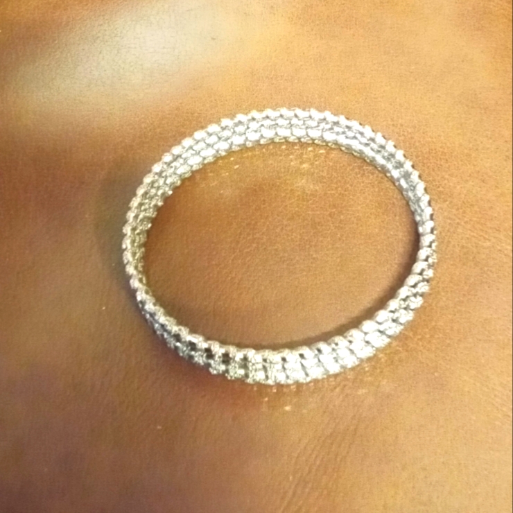 Bangle Bracelets Silver Tone Diamond Cut Sparkly.